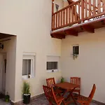 Várfal Appartamento Eger