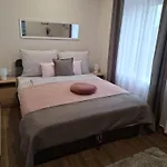 Varfal I Апартаменты Эгер