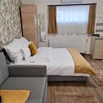 Varfal I Апартаменты *