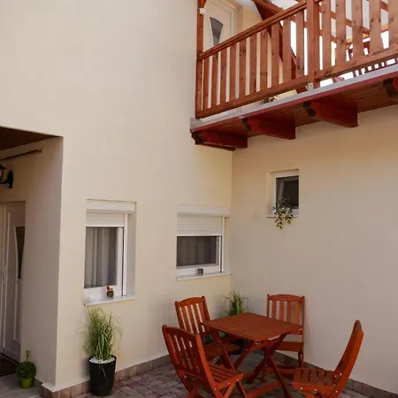 Várfal Apartman Eger