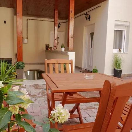 Várfal Apartman