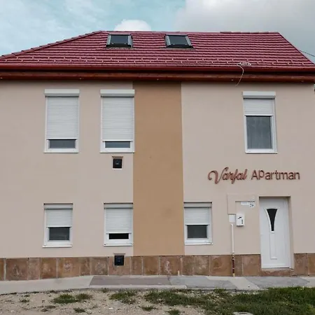 Várfal * Eger