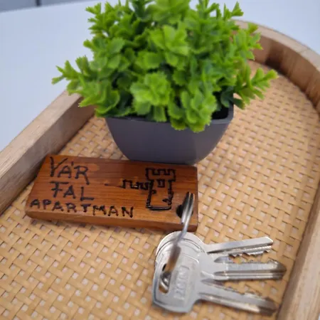 Varfal Lejlighed Eger