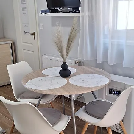 Varfal I Appartement Eger