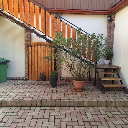 Apartment Varfal I Eger