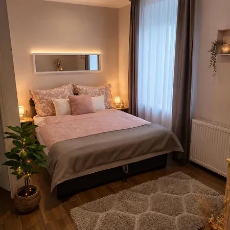 Apartament Varfal I *